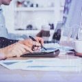 ボラティリティ（価格変動性）の理解とその活用方法