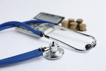 高齢期の医療・介護費用に備えるための資金計画と保険活用