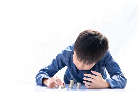 親子投資競争：実際にやってみた！ゲーム形式で投資を学ぶ力とは